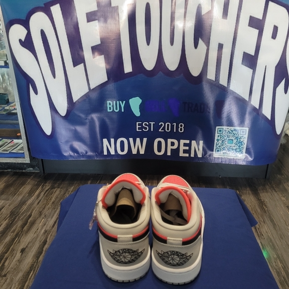 Jordan 1 Low Women - Picture 4 of 5